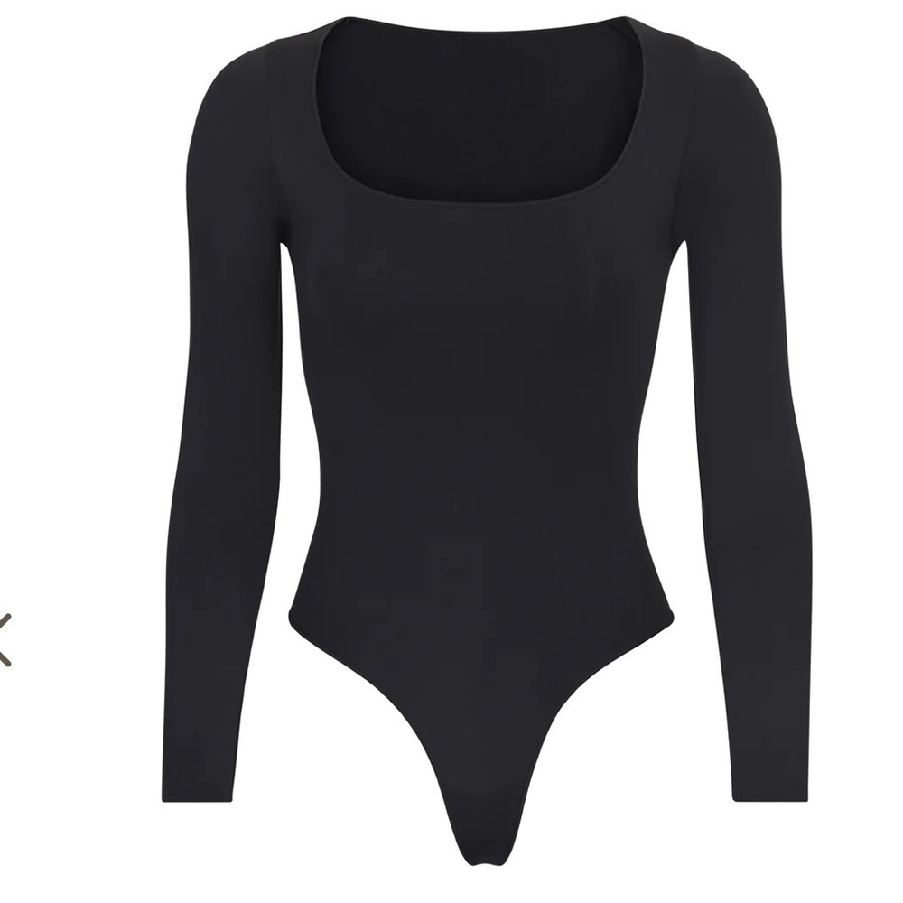 SKIMS S/M essential long sleeve scoop neck bodysuit Onyx NWOT